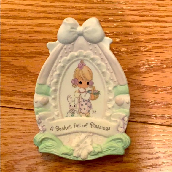 Precious Moments “A BASKET FULL OF BLESSINGS” - Picture 1 of 3